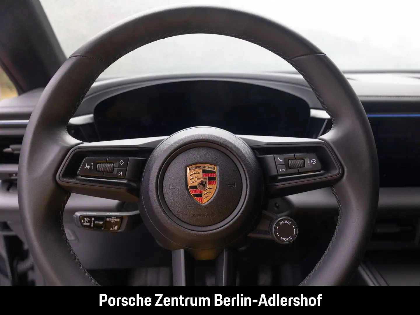 Macan 4 InnoDrive LED-Matrix BOSE Panoramadach