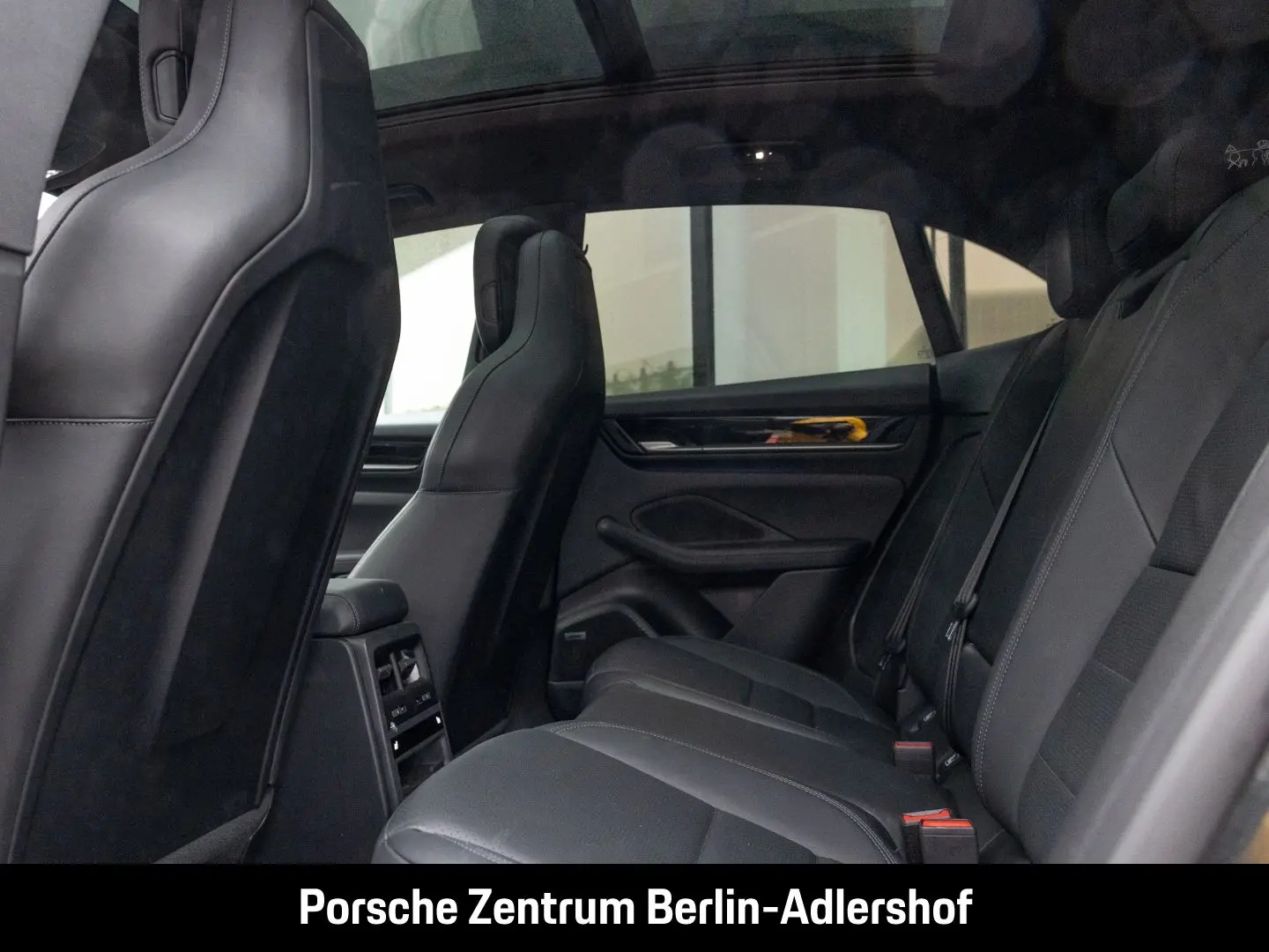 Macan 4 InnoDrive LED-Matrix BOSE Panoramadach