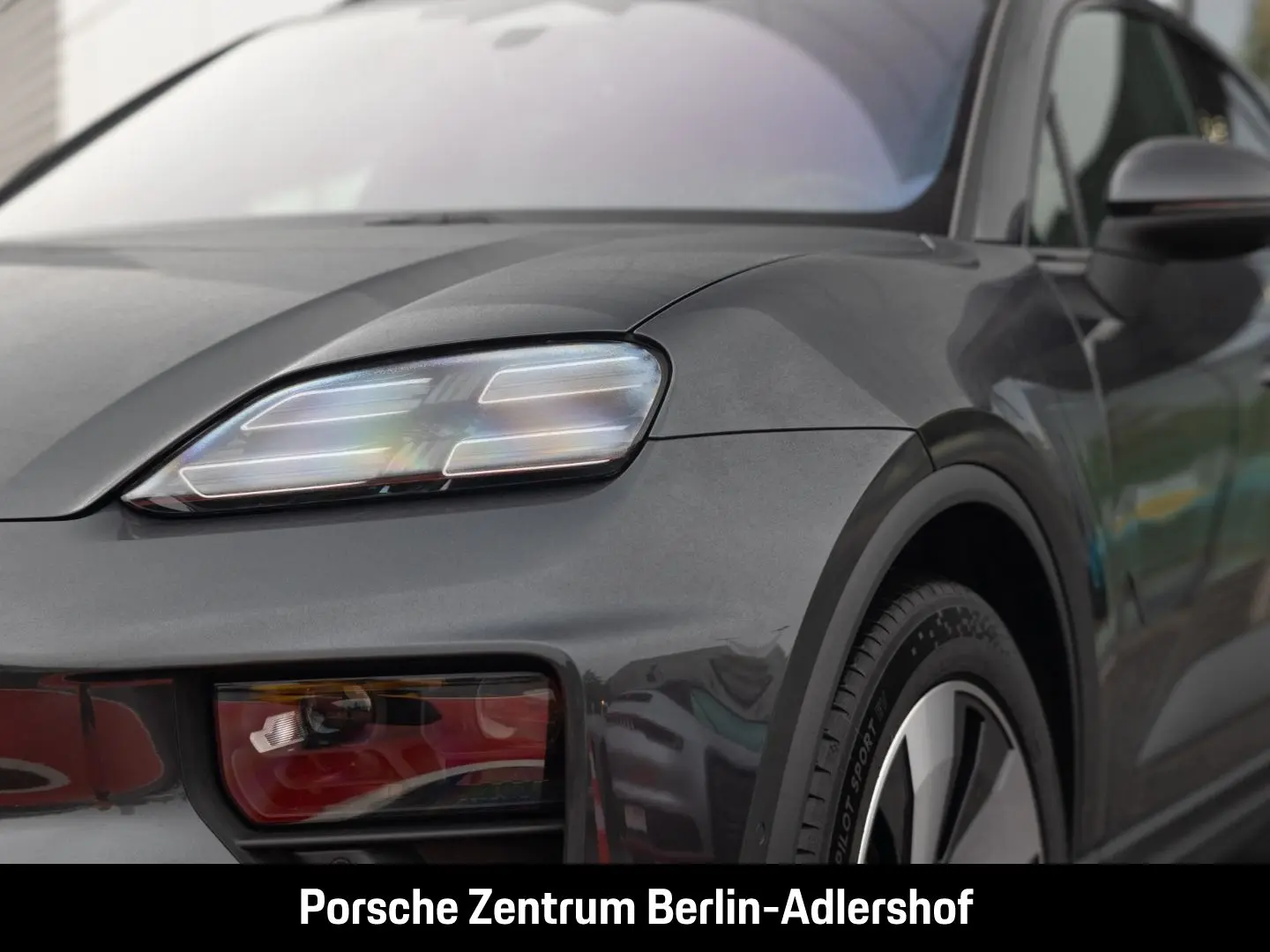 Macan 4 InnoDrive LED-Matrix BOSE Panoramadach