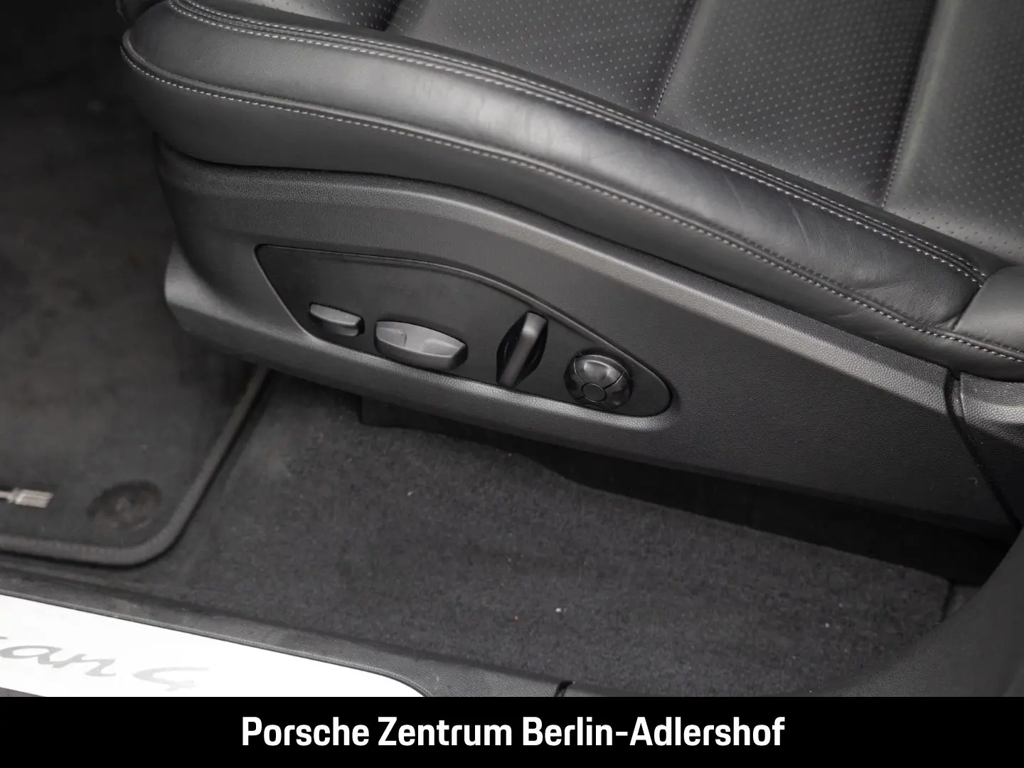 Macan 4 InnoDrive LED-Matrix BOSE Panoramadach