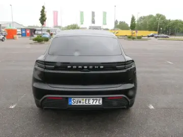 Macan 4 Electric - Bose Soundsystem Kombilimousi