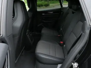 Macan 4 Electric - Bose Soundsystem Kombilimousi