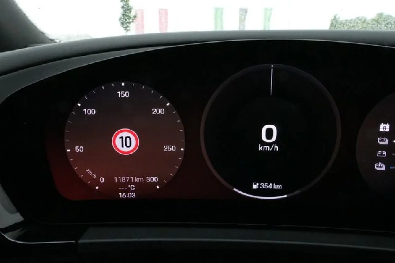 Macan 4 Electric - Bose Soundsystem Kombilimousi