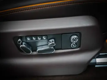 Bentayga S V8 Styling Spec  Naim  Touring Spec