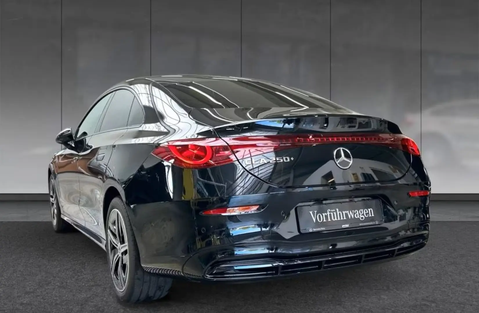 Noul Model Mercedes-Benz CLA 250   mit EQ
