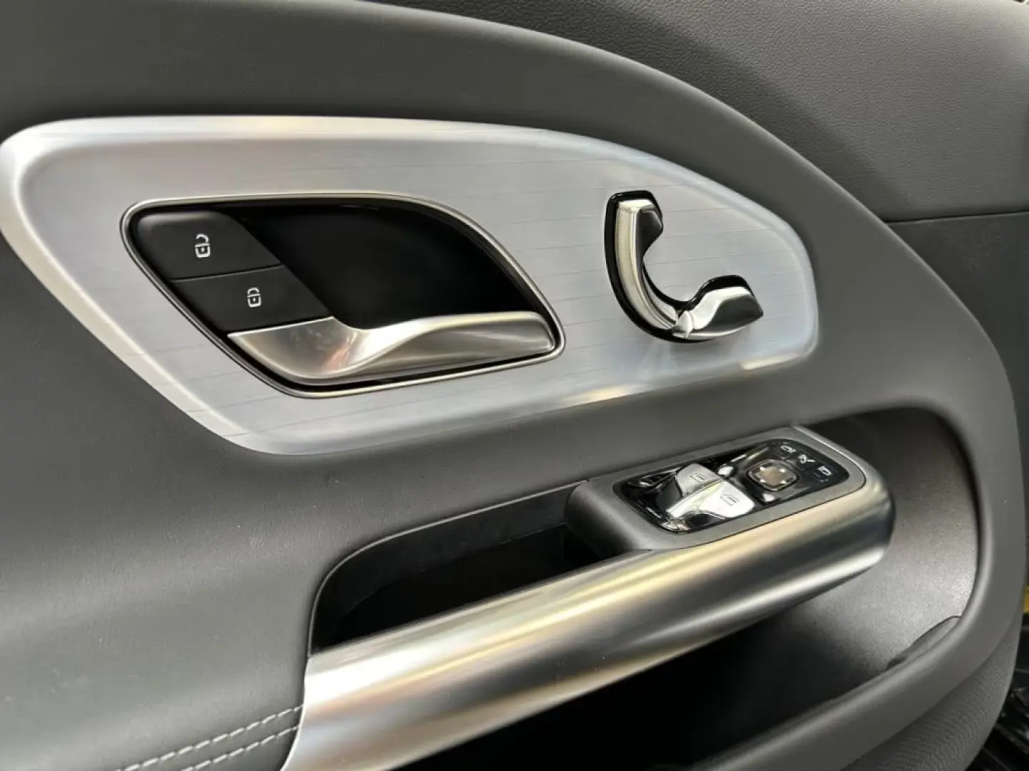 Noul Model Mercedes-Benz CLA 250   mit EQ