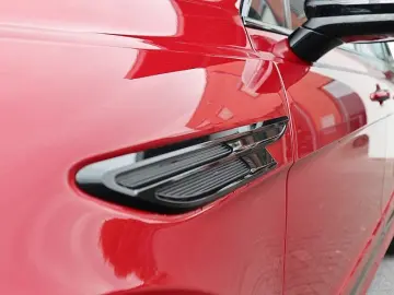 Bentayga Hybrid S  NAIM Carbon Styling