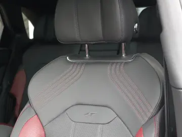 Bentayga Hybrid S  NAIM Carbon Styling