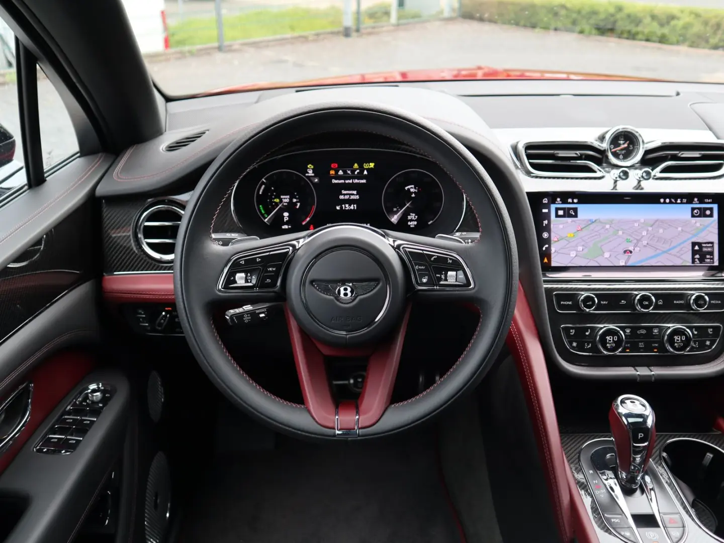 Bentayga Hybrid S  NAIM Carbon Styling