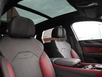 Bentayga Hybrid S  NAIM Carbon Styling