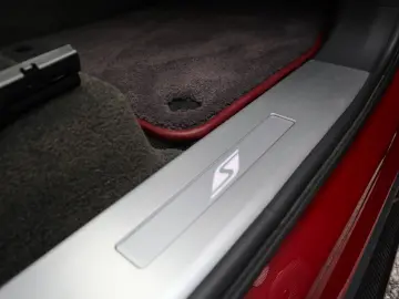 Bentayga Hybrid S  NAIM Carbon Styling