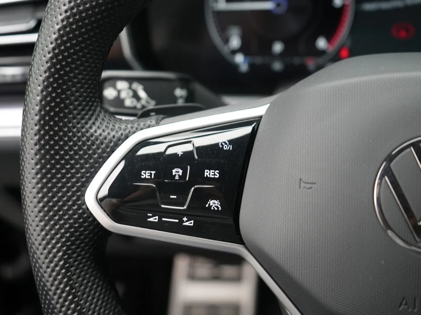 Volkswagen Touareg R-Line MATRIX LEDER  LUFT ACC