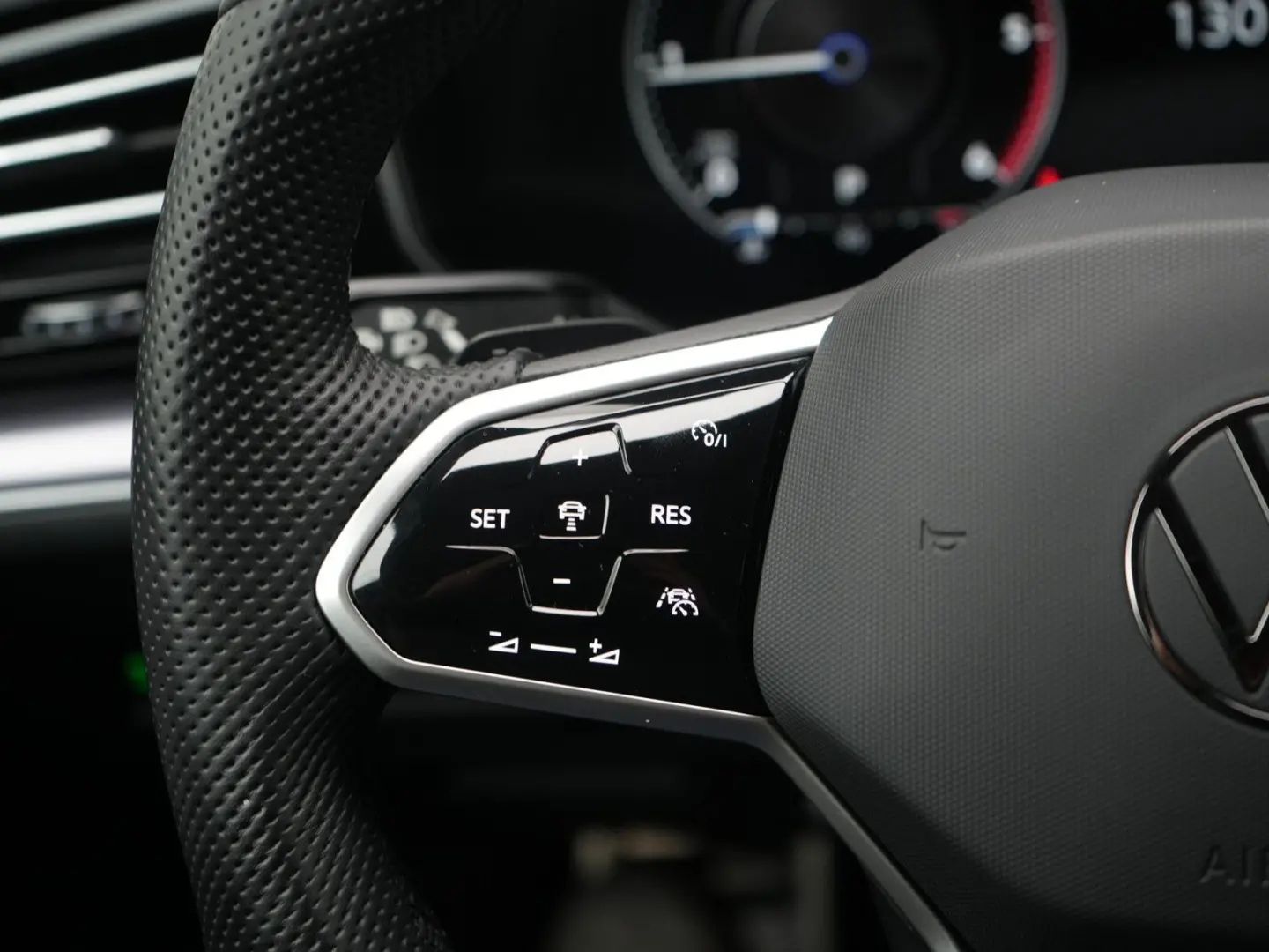 Volkswagen Touareg V6 R-Line MATRIX LEDER LUFT MEMORY