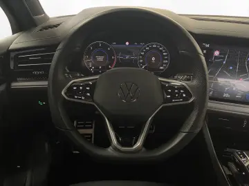 Volkswagen Touareg 3.0 V6 TDI 4M R-Line Panorama Matrix
