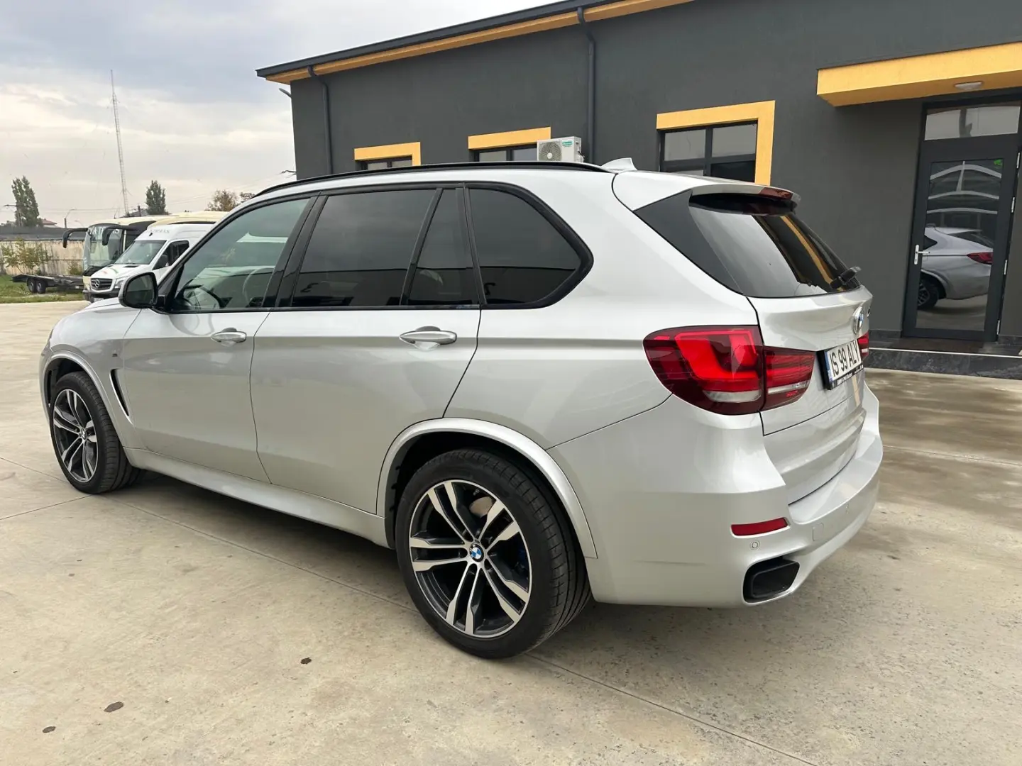 BMW X5 M50