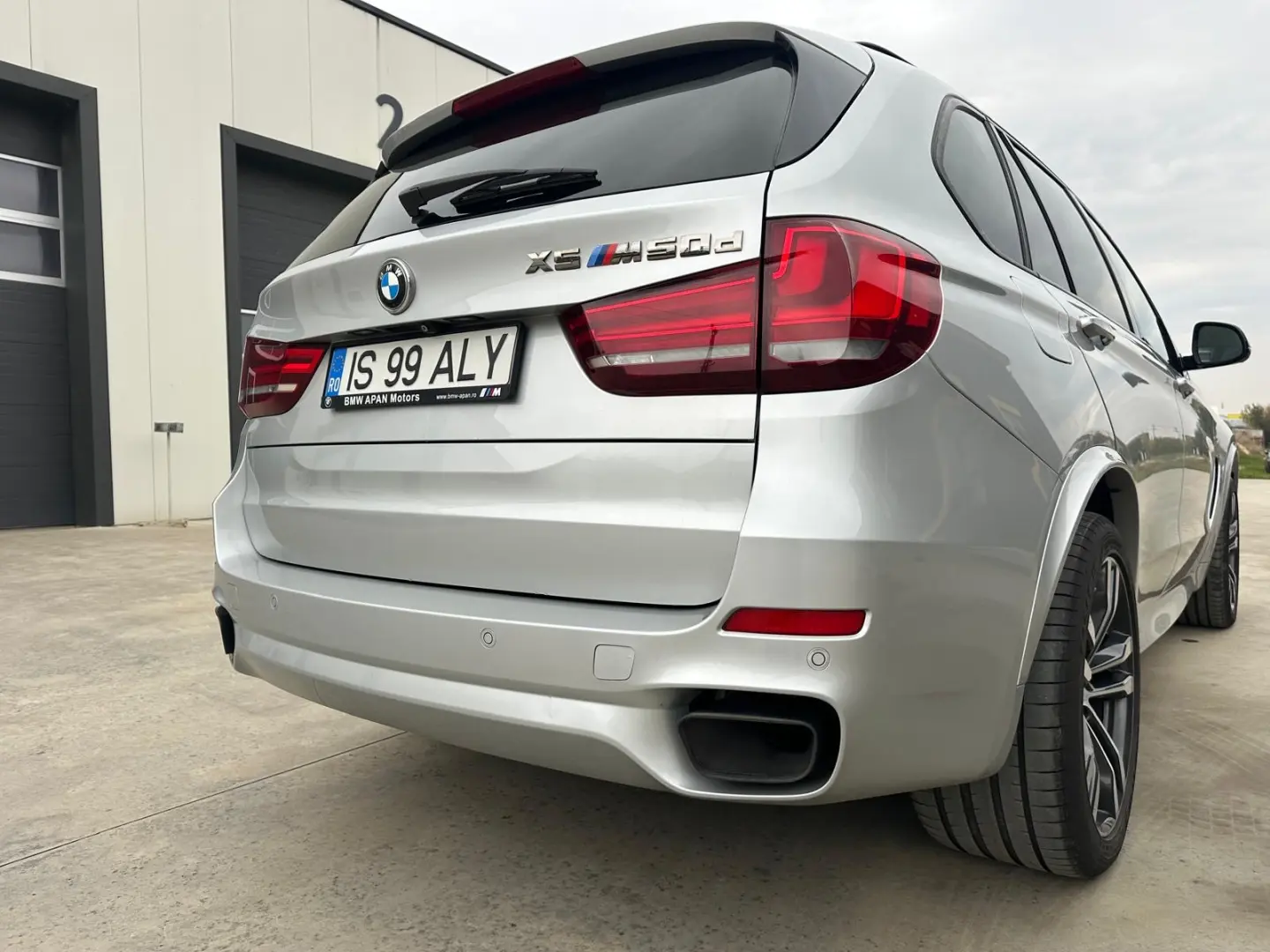 BMW X5 M50
