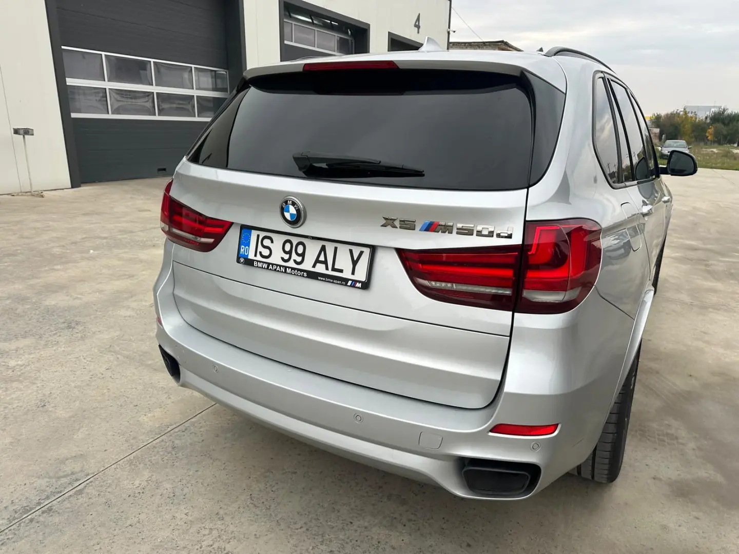BMW X5 M50