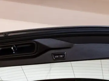 X5 50 e xDrive AHK Innovations-Paket Sensafin 21