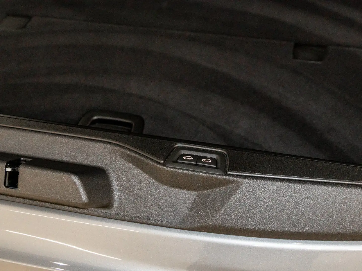 X5 50 e xDrive AHK Innovations-Paket Sensafin 21