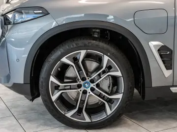 X5 50 e xDrive AHK Innovations-Paket Sensafin 21