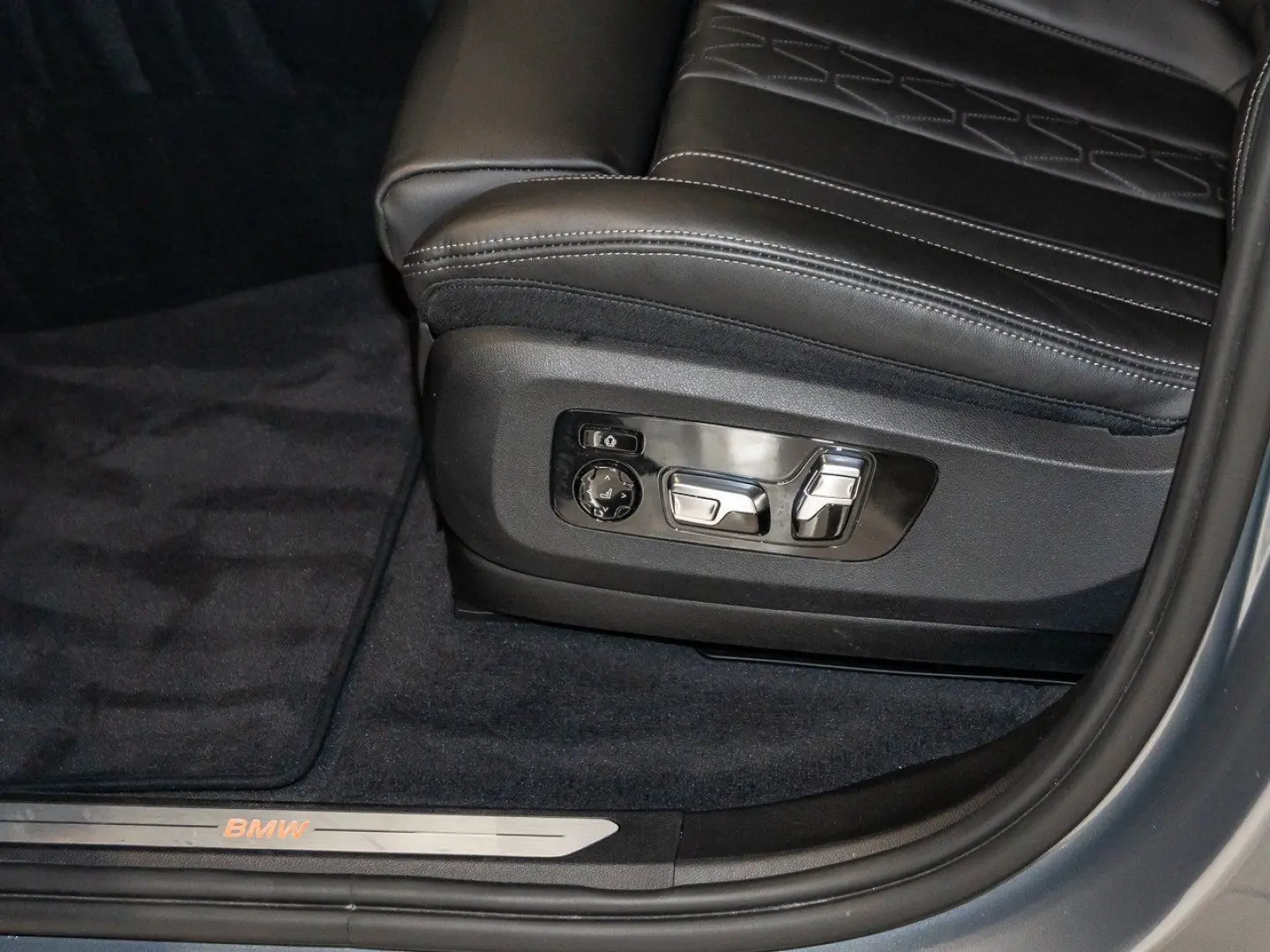 X5 50 e xDrive AHK Innovations-Paket Sensafin 21