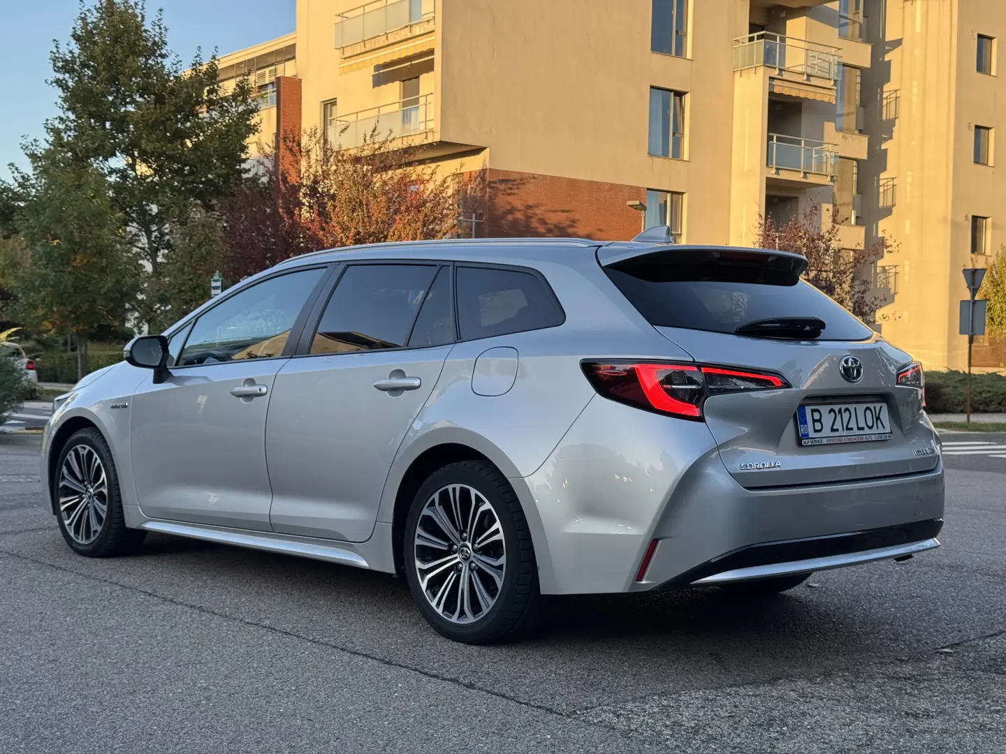 TOYOTA COROLLA 1.8 HYBRID EXCLUSIVE