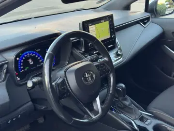 TOYOTA COROLLA 1.8 HYBRID EXCLUSIVE