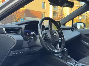 TOYOTA COROLLA 1.8 HYBRID EXCLUSIVE