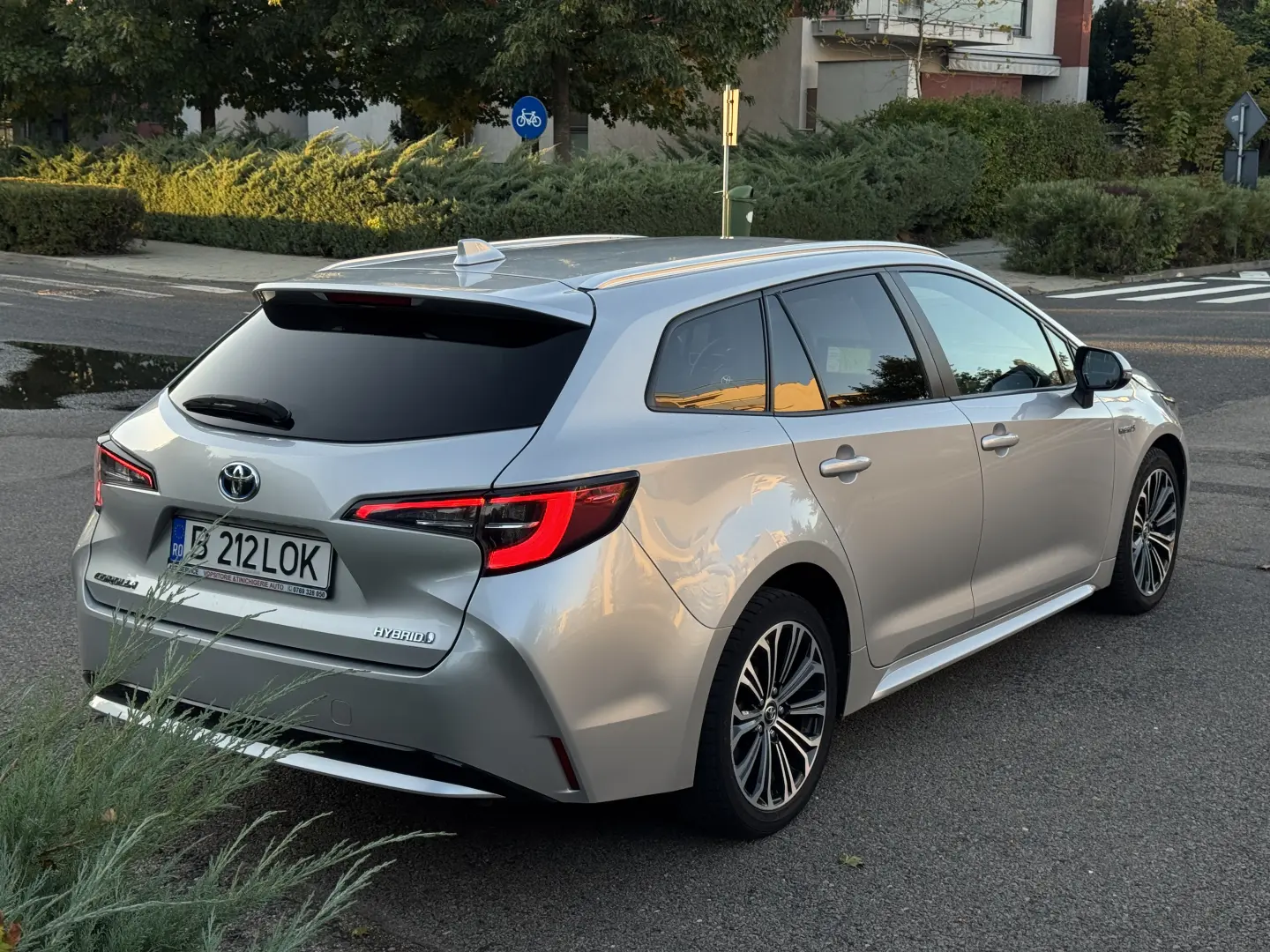 TOYOTA COROLLA 1.8 HYBRID EXCLUSIVE