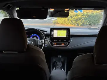 TOYOTA COROLLA 1.8 HYBRID EXCLUSIVE