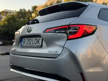 TOYOTA COROLLA 1.8 HYBRID EXCLUSIVE