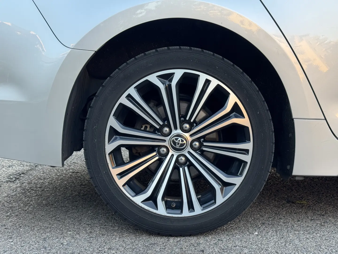 TOYOTA COROLLA 1.8 HYBRID EXCLUSIVE