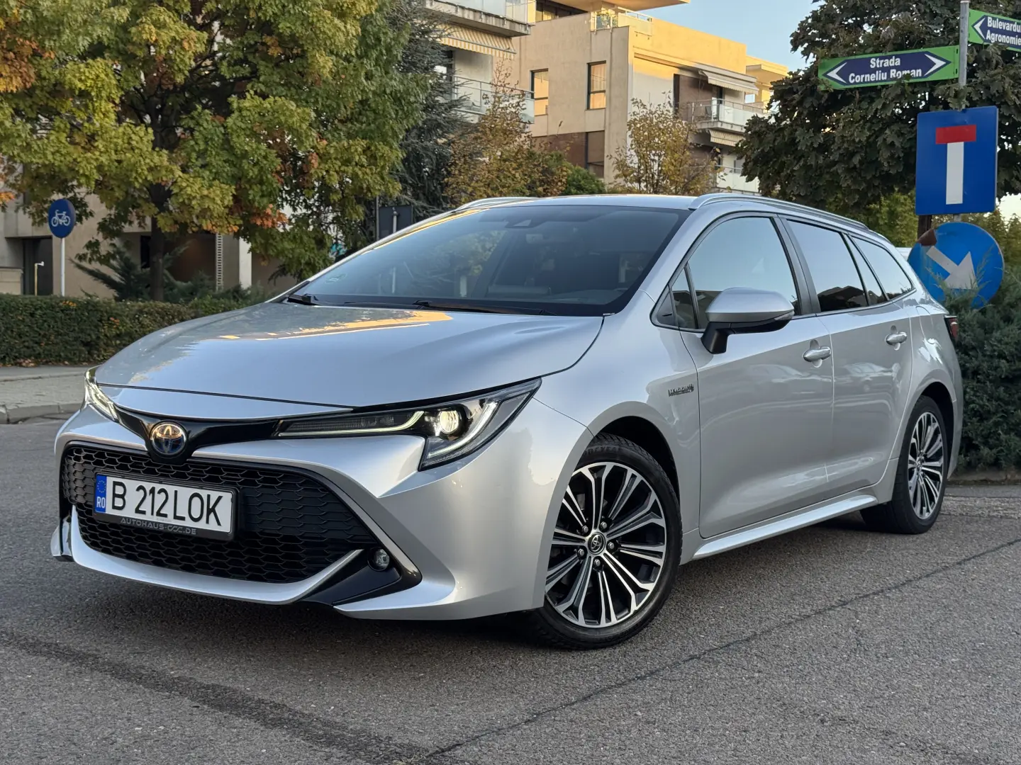TOYOTA COROLLA 1.8 HYBRID EXCLUSIVE
