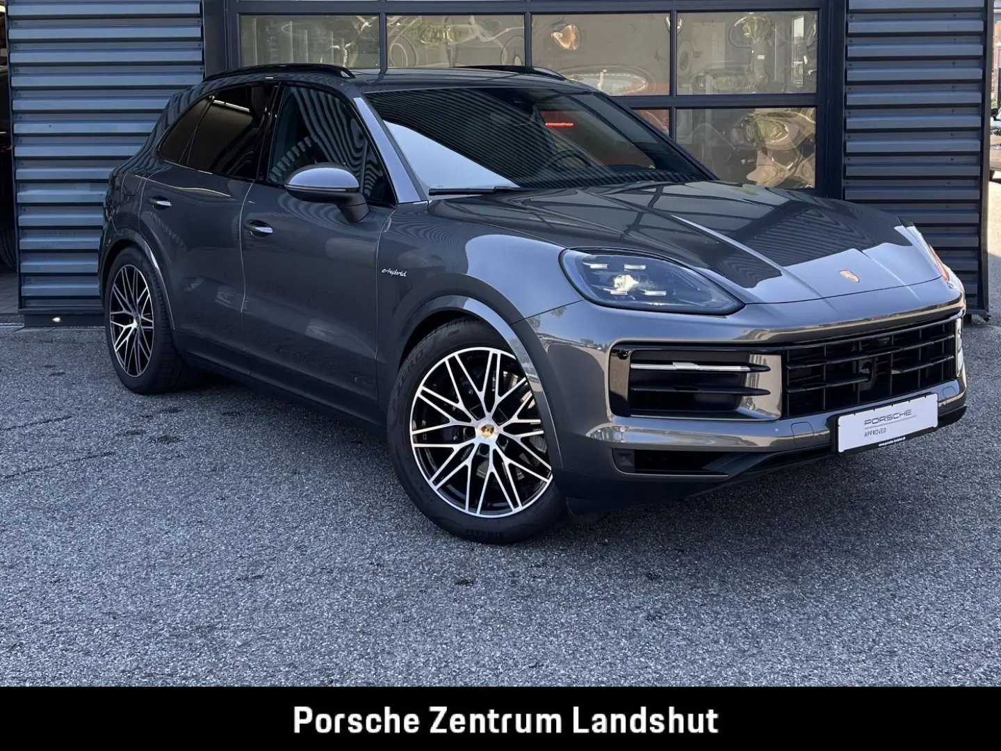 Cayenne E-Hybrid   Luftfederung   InnoDrive