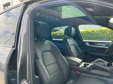 Cayenne E-Hybrid   Luftfederung   InnoDrive