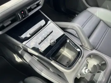 Cayenne E-Hybrid   Luftfederung   InnoDrive