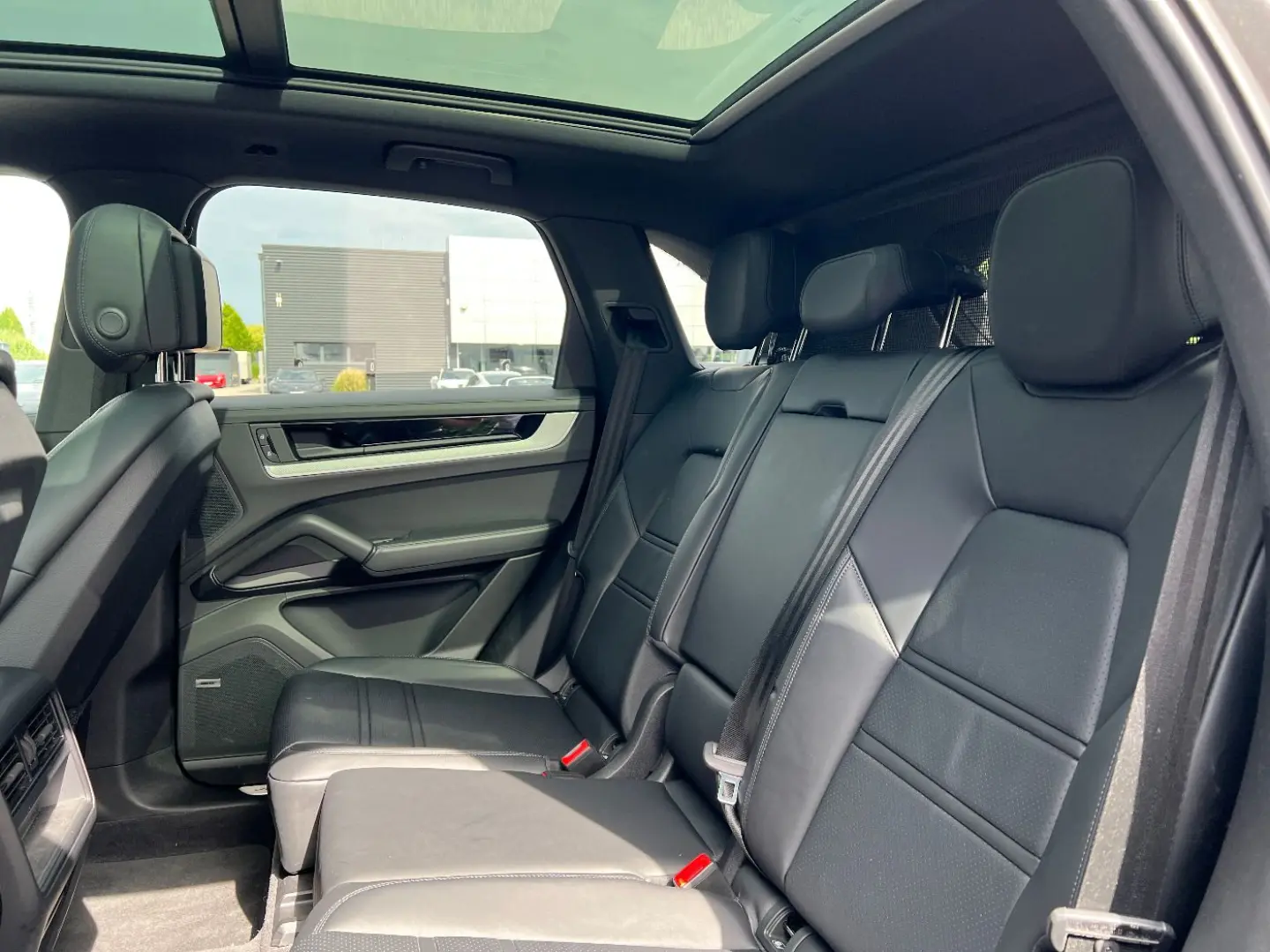 Cayenne E-Hybrid   Luftfederung   InnoDrive