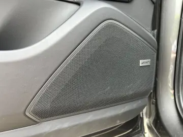 Cayenne E-Hybrid   Luftfederung   InnoDrive