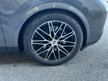 Cayenne E-Hybrid   Luftfederung   InnoDrive