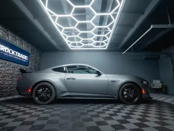 Mustang GT Coupe 5.0 Ti-VCT V8 Performance LED