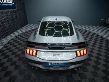 Mustang GT Coupe 5.0 Ti-VCT V8 Performance LED