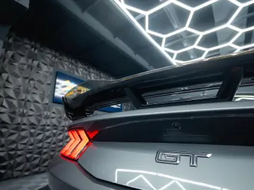 Mustang GT Coupe 5.0 Ti-VCT V8 Performance LED