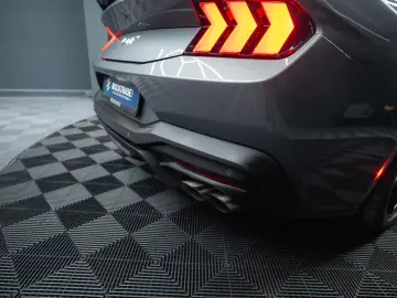 Mustang GT Coupe 5.0 Ti-VCT V8 Performance LED