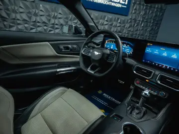 Mustang GT Coupe 5.0 Ti-VCT V8 Performance LED