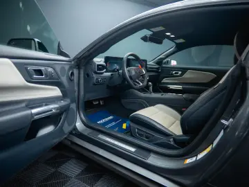 Mustang GT Coupe 5.0 Ti-VCT V8 Performance LED