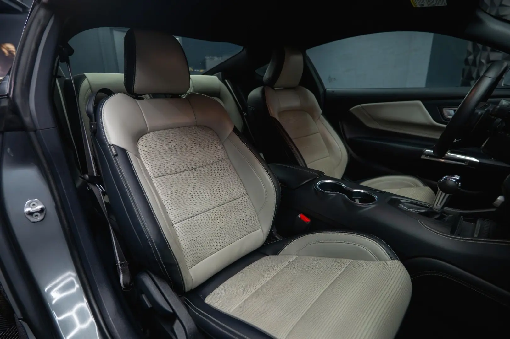 Mustang GT Coupe 5.0 Ti-VCT V8 Performance LED