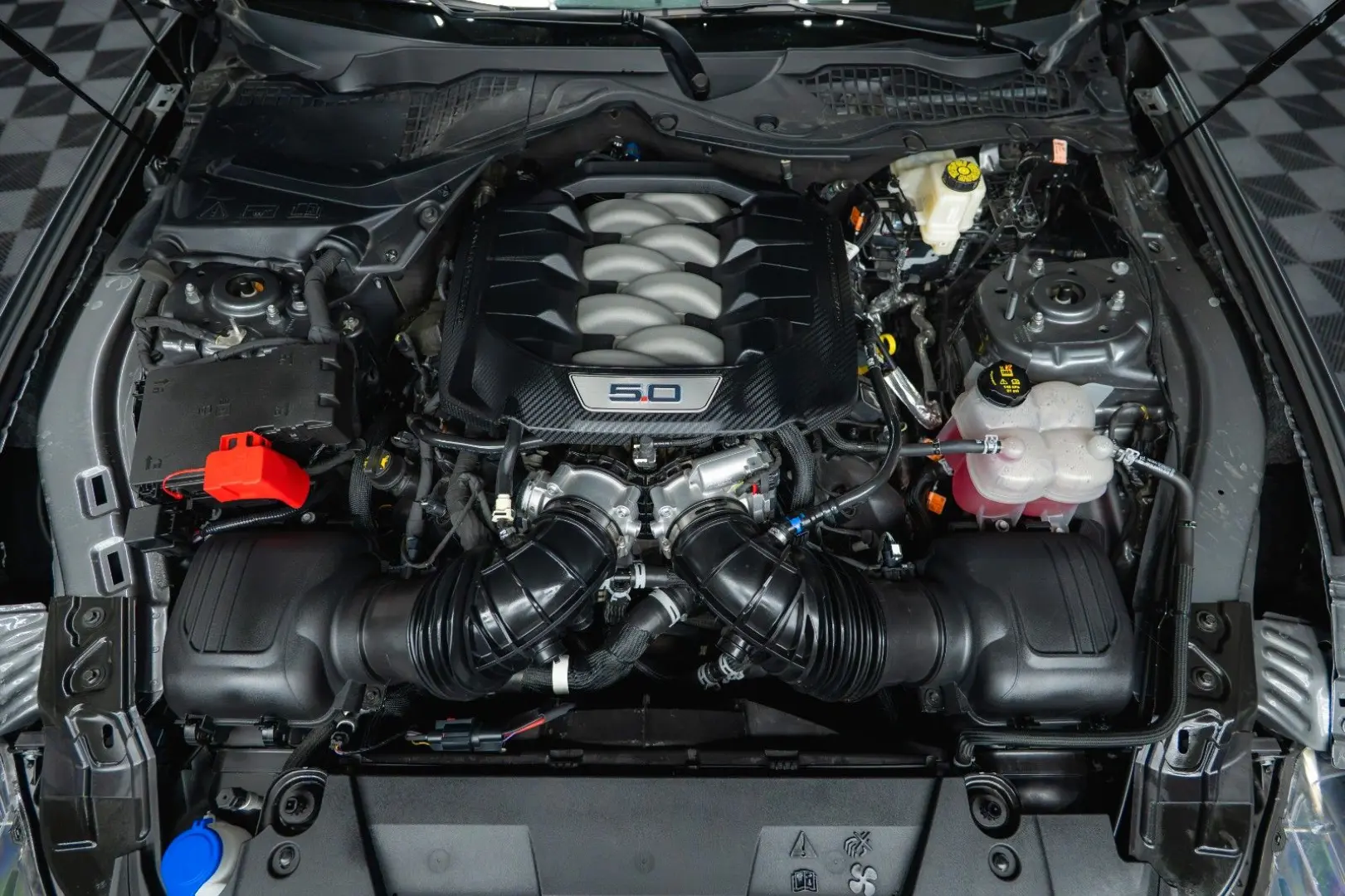 Mustang GT Coupe 5.0 Ti-VCT V8 Performance LED