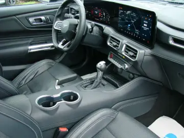 Mustang 5 0Ti-VCT V8 328 GT Fastback  ACC