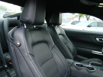 Mustang 5 0Ti-VCT V8 328 GT Fastback  ACC