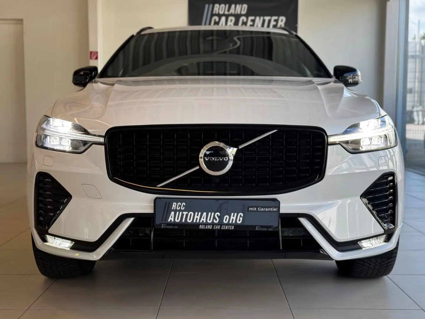 XC60 Plus Dark AWD Pano AHK H&K Kam ACC Leder